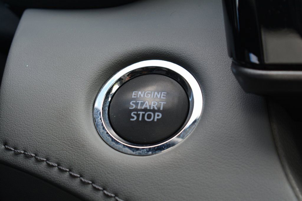 Used 2023 Toyota Highlander Limited image 16