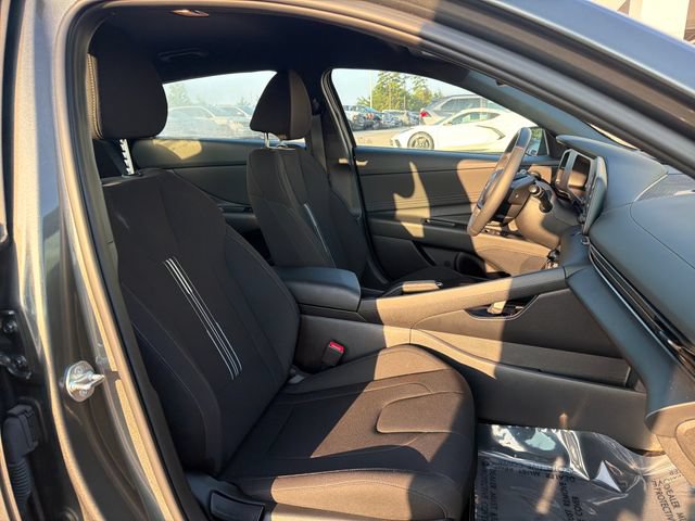 Used 2025 Hyundai Elantra Sport FWD image 26