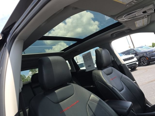 Used 2022 Jeep Compass Trailhawk w/ Trailhawk Elite Group AWD/4WD image 38