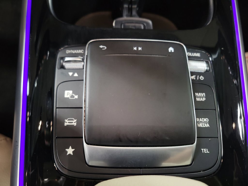 Used 2022 Mercedes-Benz GLB 250 4MATIC w/ Premium Package Lite image 18
