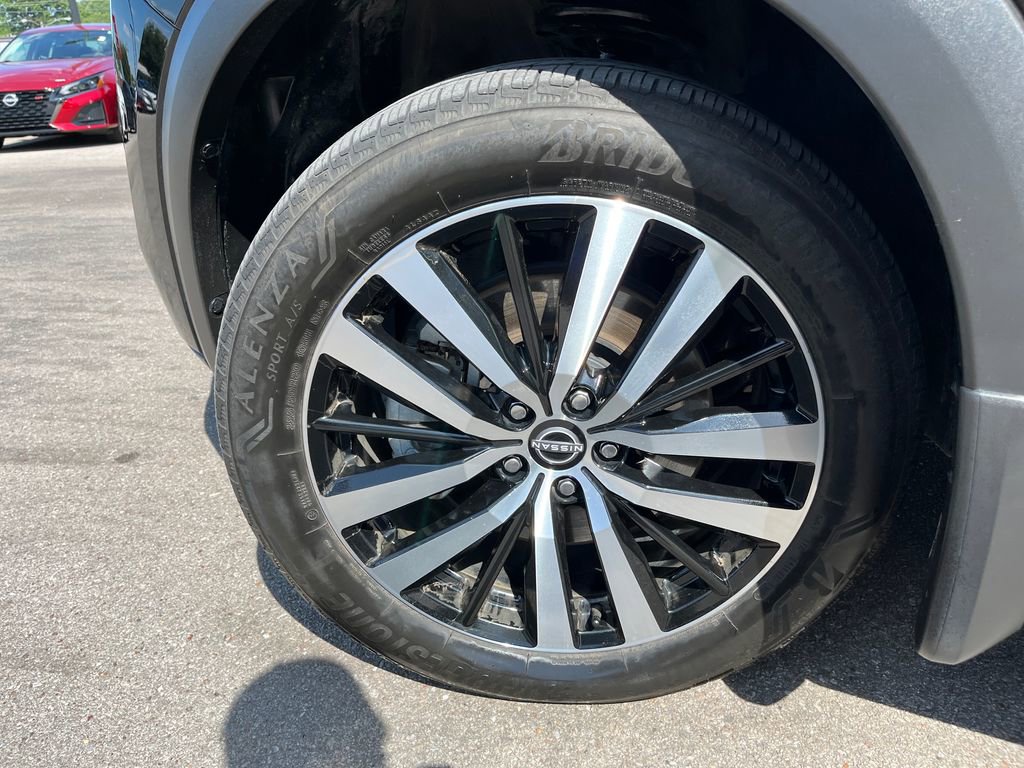 Used 2024 Nissan Pathfinder Platinum w/ Cargo Package FWD image 29