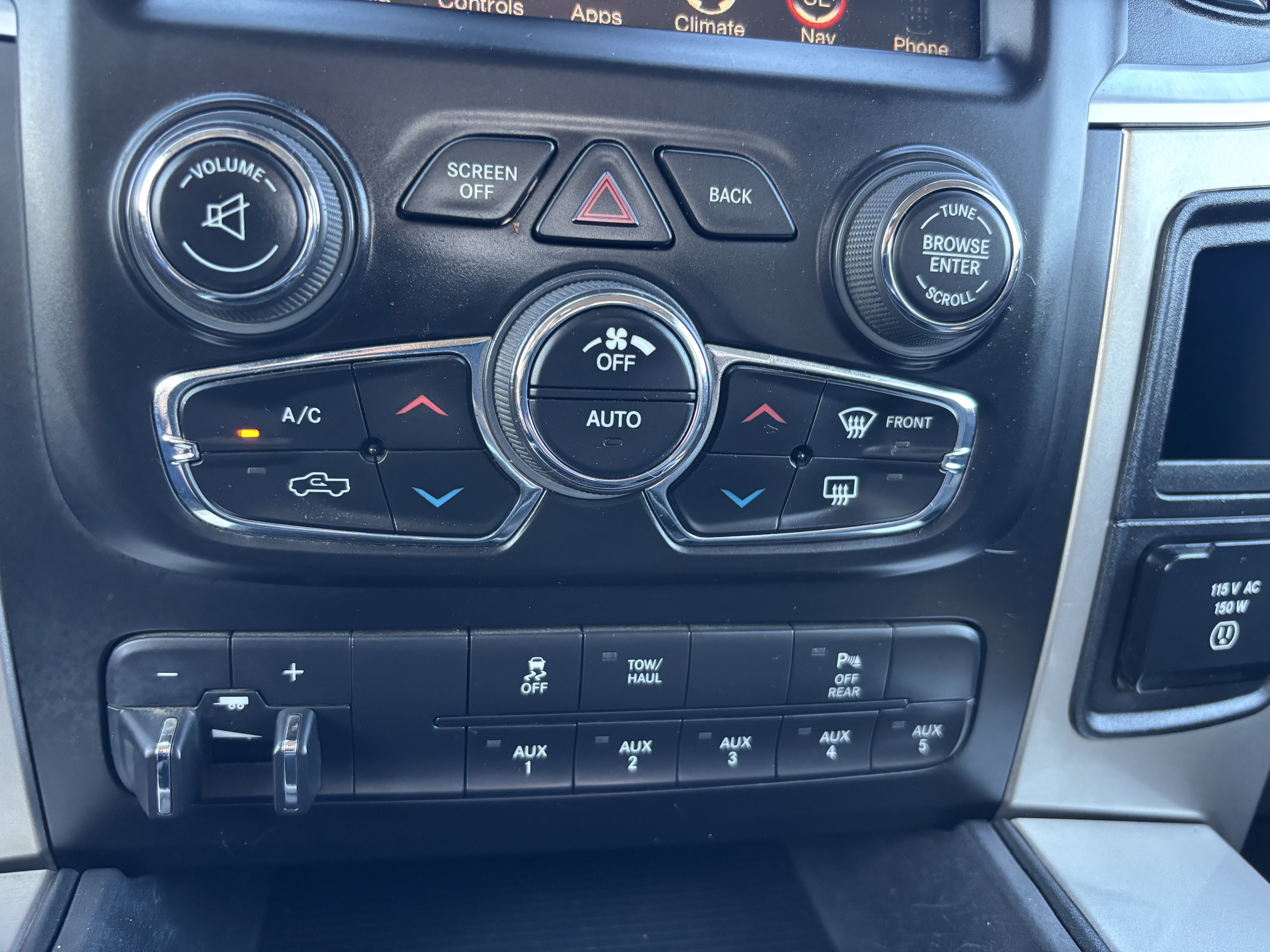 Used 2016 RAM 2500 Big Horn w/ Black Appearance Group AWD/4WD image 18