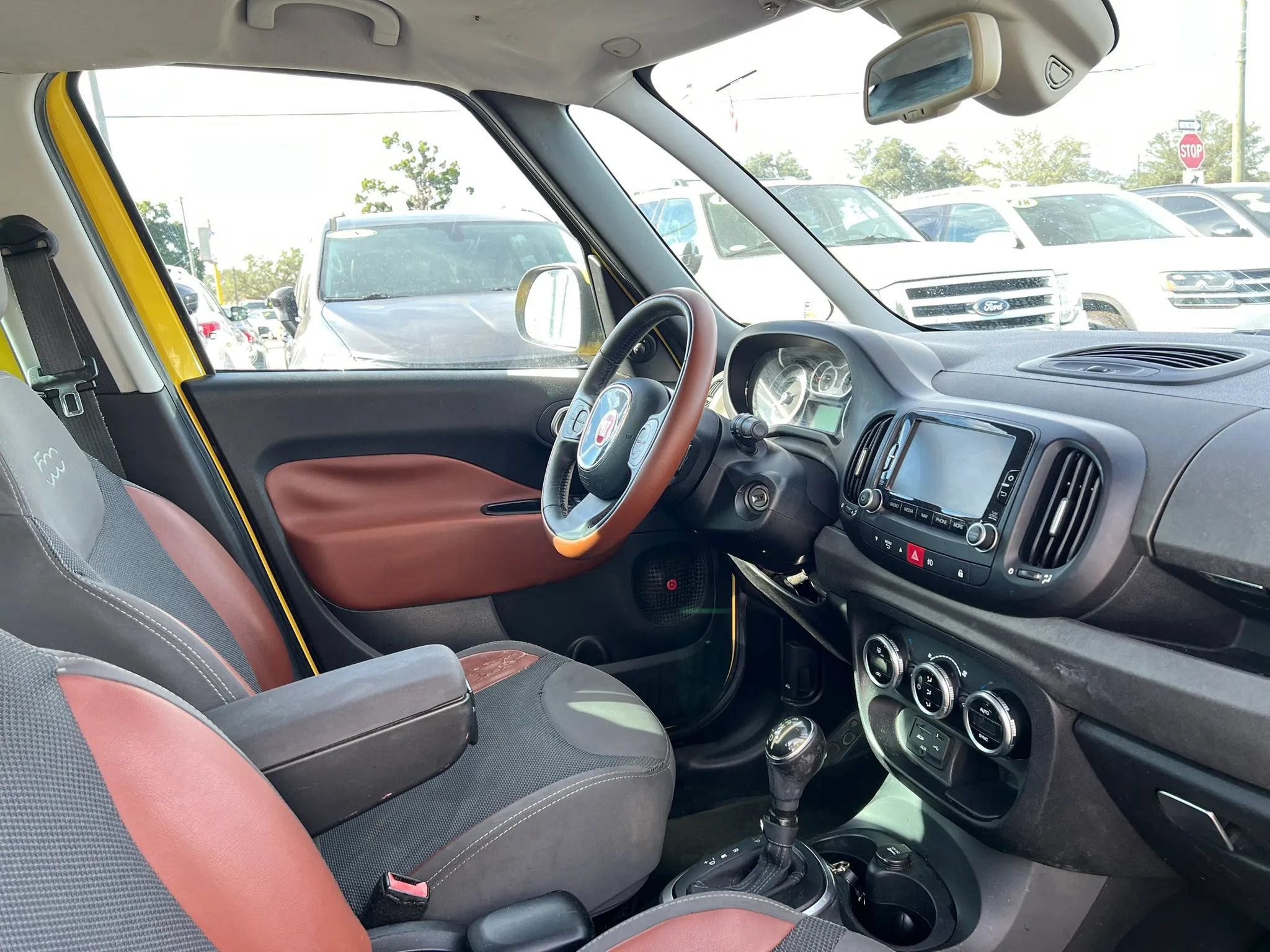 Used 2014 FIAT 500L Trekking w/ Popular Equipment Group FWD image 16