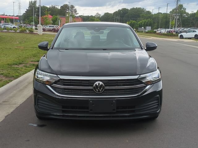 Used 2024 Volkswagen Jetta SE FWD image 16