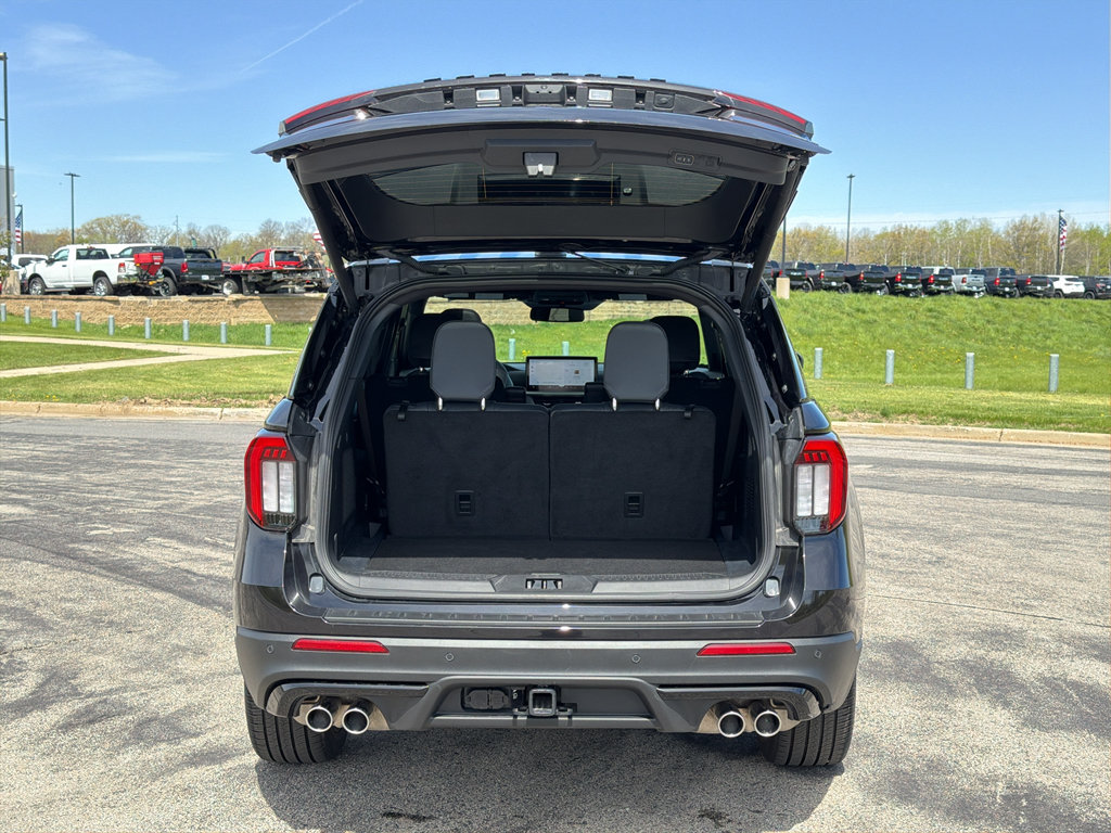 Used 2026 Ford Explorer ST AWD/4WD image 43