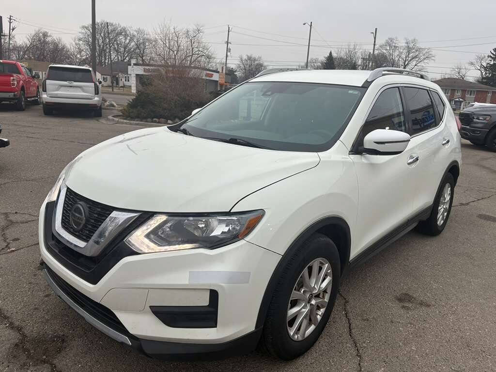 Used 2020 Nissan Rogue SV FWD image 1