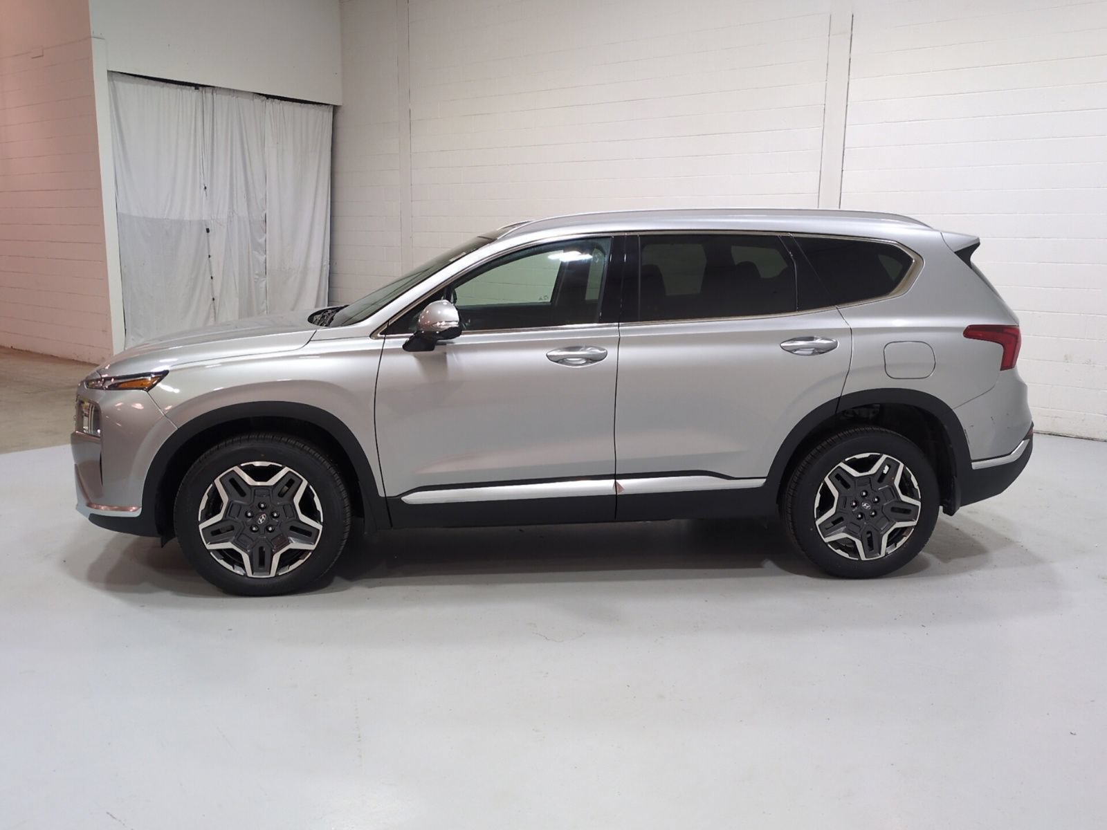 Certified 2023 Hyundai Santa Fe SEL Premium w/ Cargo Package AWD/4WD image 6