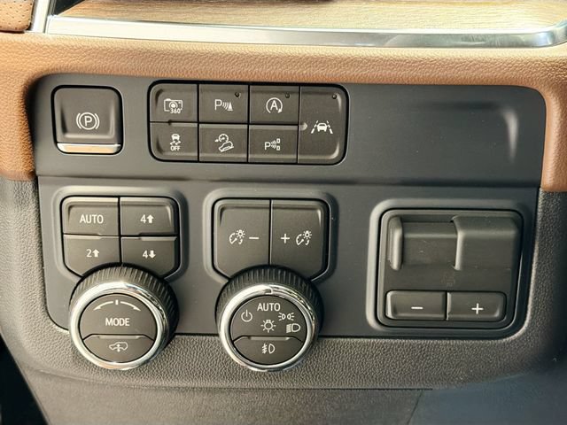 New 2026 Chevrolet Suburban High Country AWD/4WD image 9