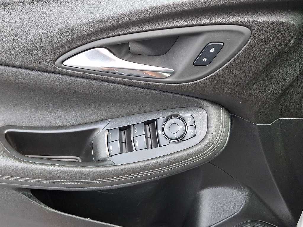 Used 2024 Buick Encore GX Sport Touring AWD/4WD image 14