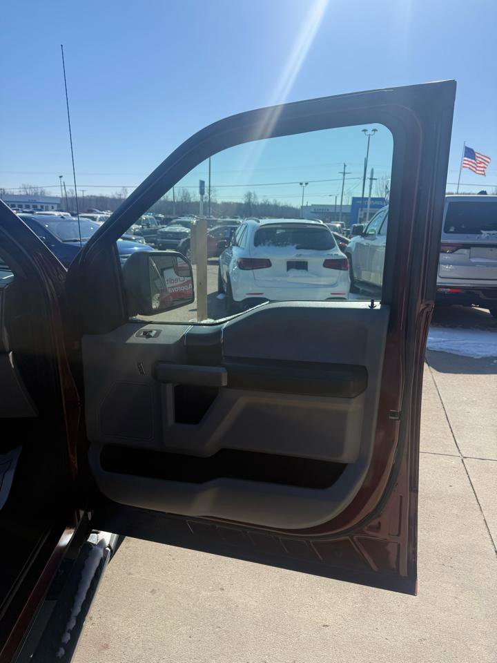 Used 2015 Ford F150 XLT w/ Equipment Group 302A Luxury image 14