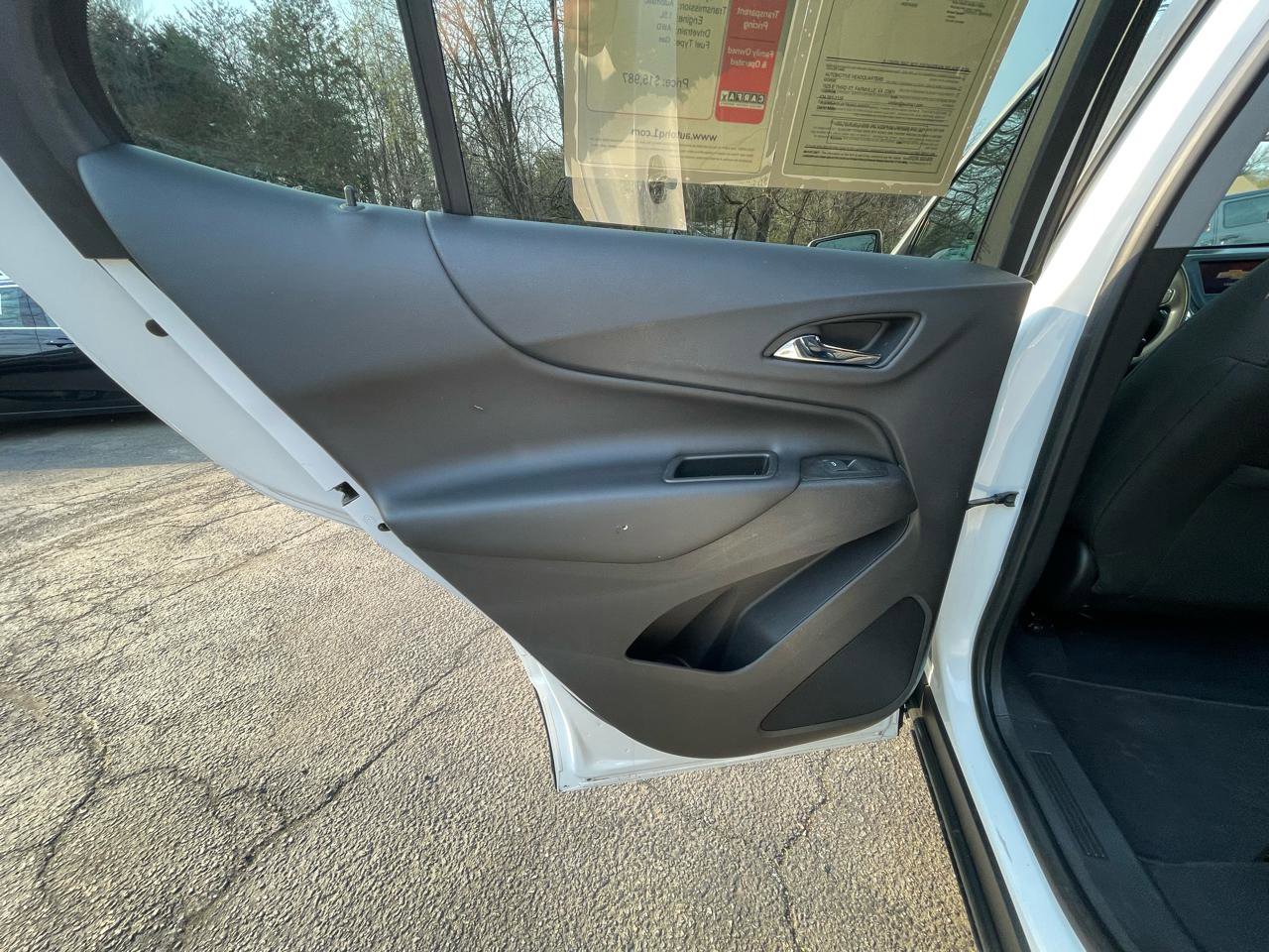 Used 2021 Chevrolet Equinox LT image 19