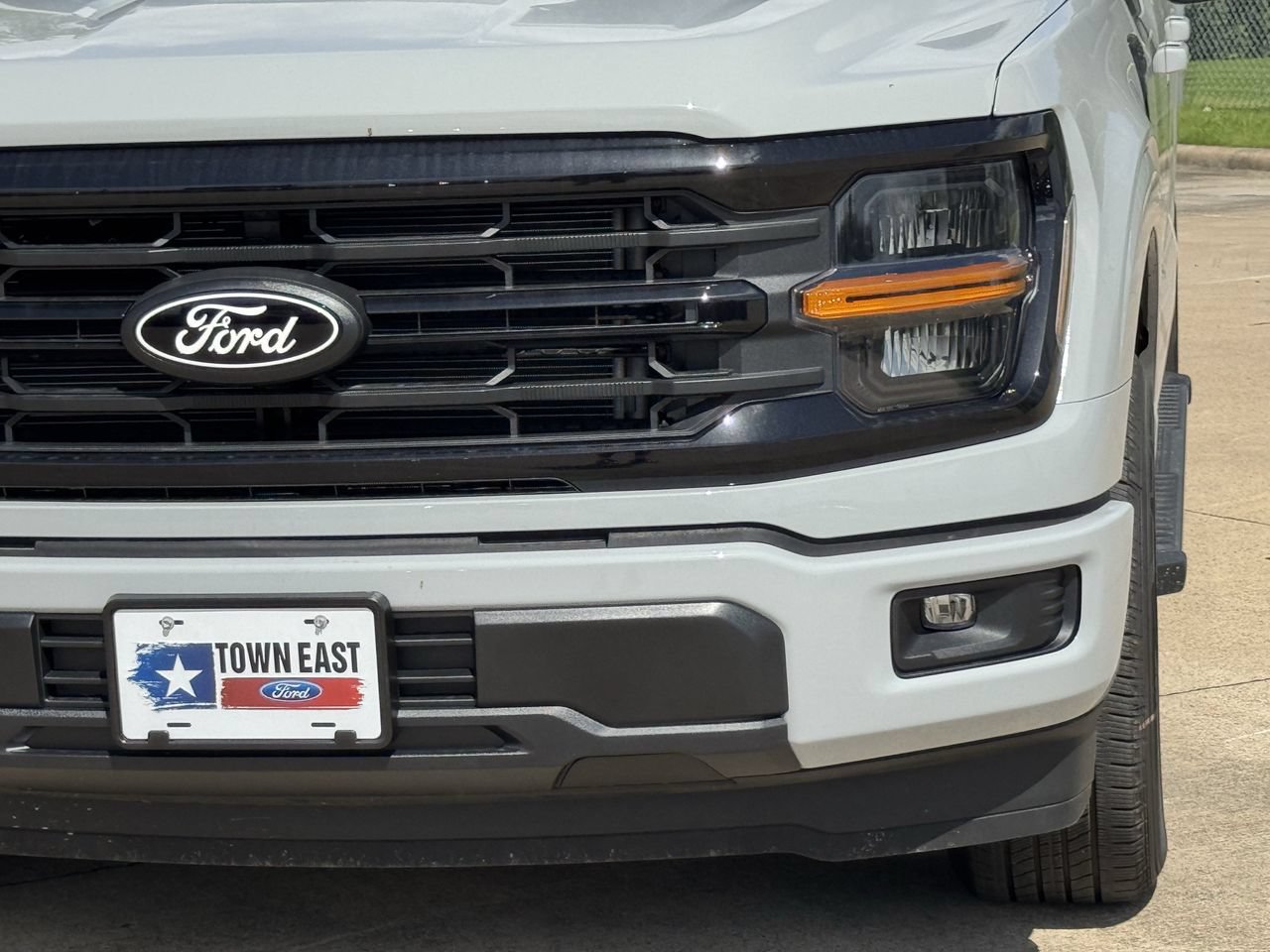 New 2026 Ford F150 XLT w/ XLT Black Appearance Package RWD image 9