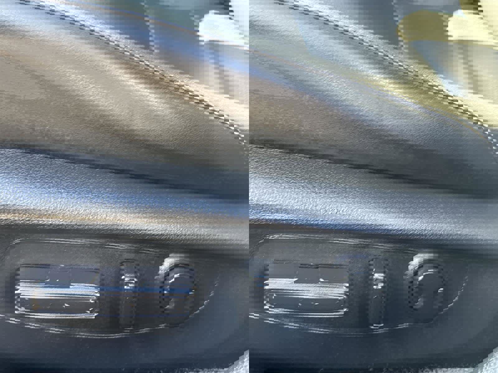 Used 2023 Honda Accord EX-L image 12