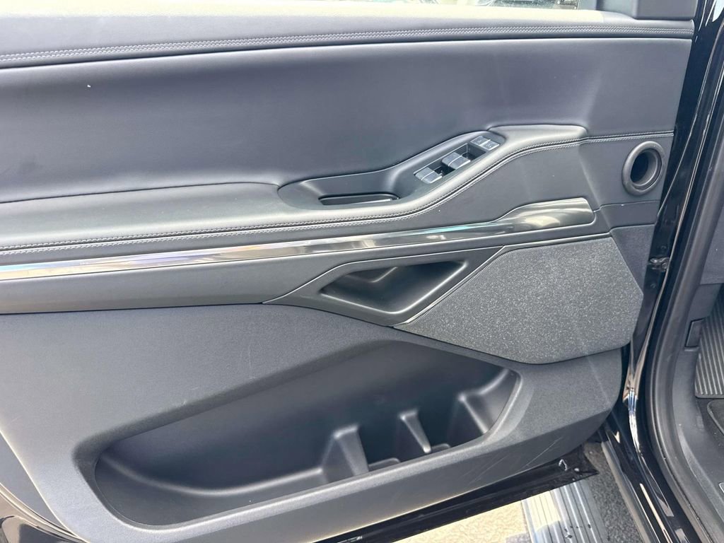 Used 2025 Lincoln Navigator Reserve image 20