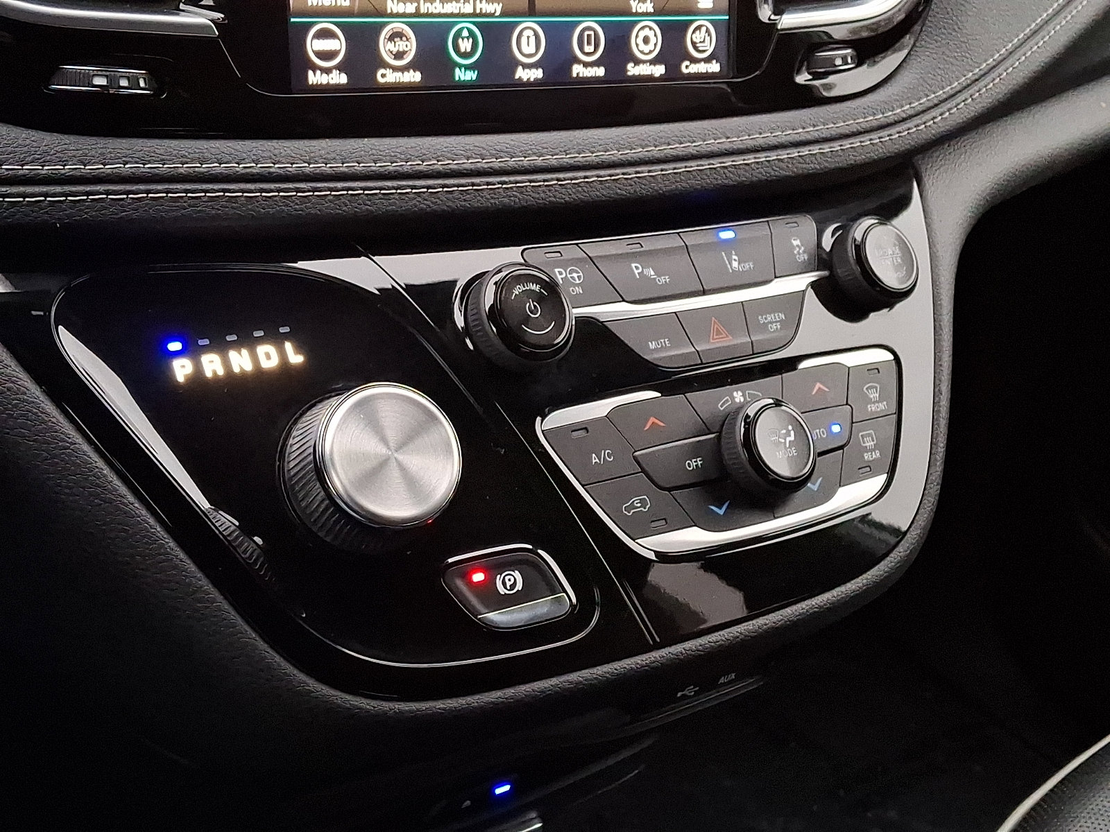 Used 2019 Chrysler Pacifica Limited w/ Advanced Safetytec Group image 22