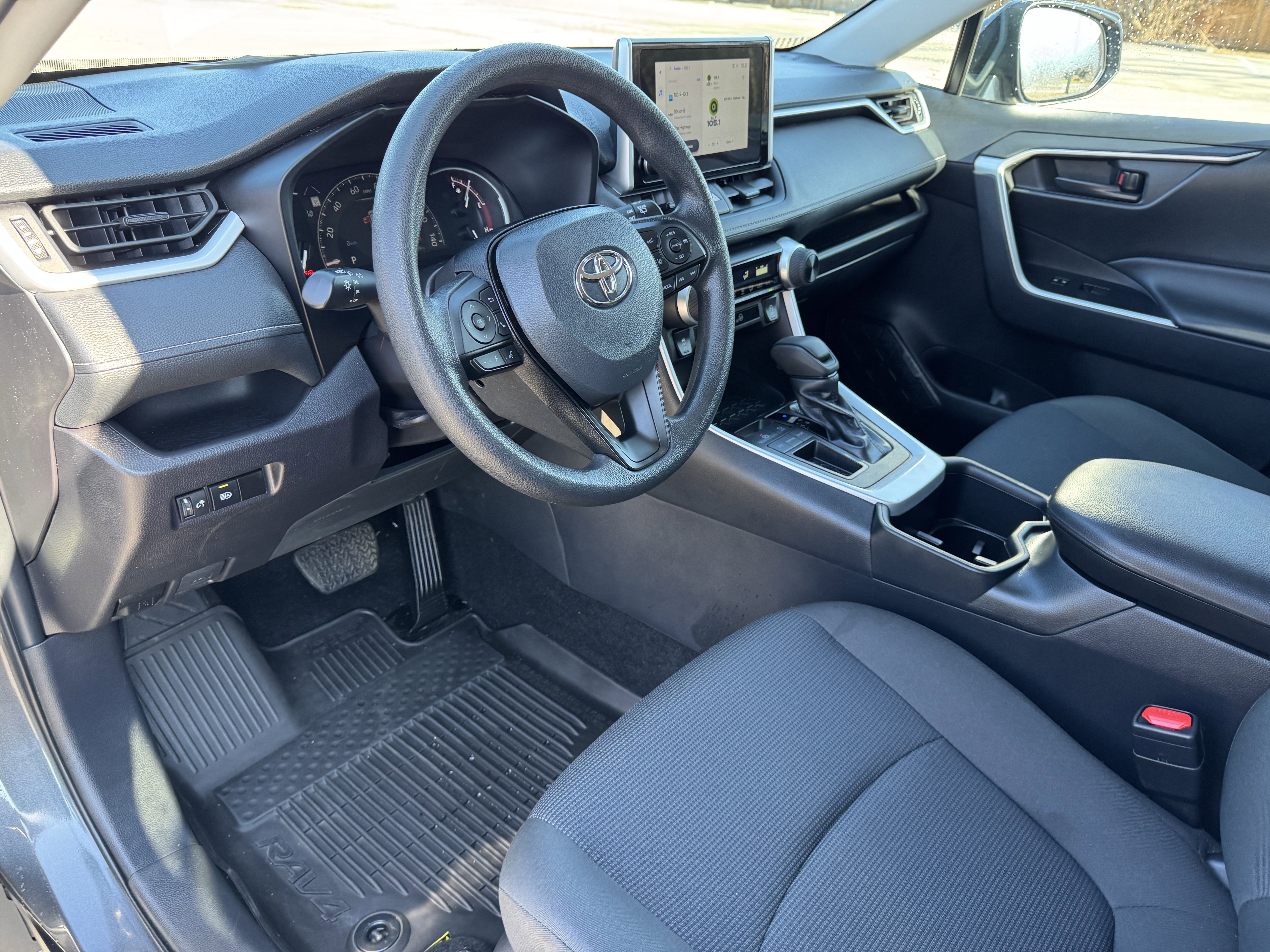 Used 2024 Toyota RAV4 LE image 8