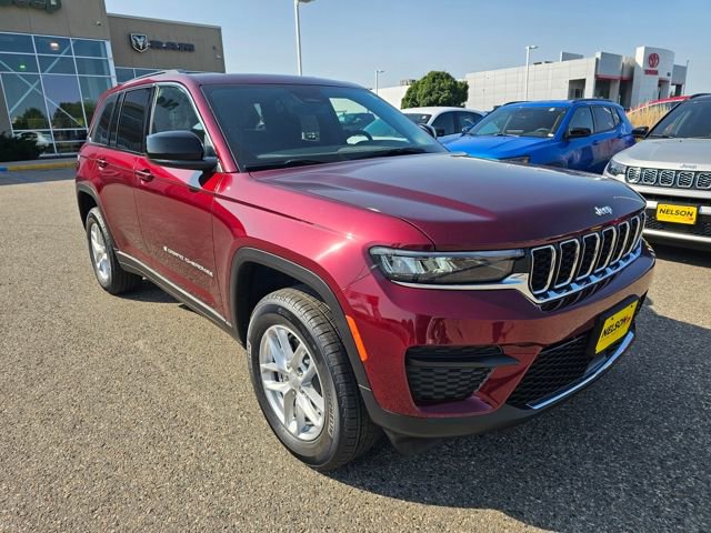 New 2025 Jeep Grand Cherokee Laredo X w/ Trailer Tow Package AWD/4WD image 4
