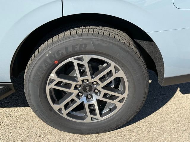 New 2025 Ford Expedition Active image 5