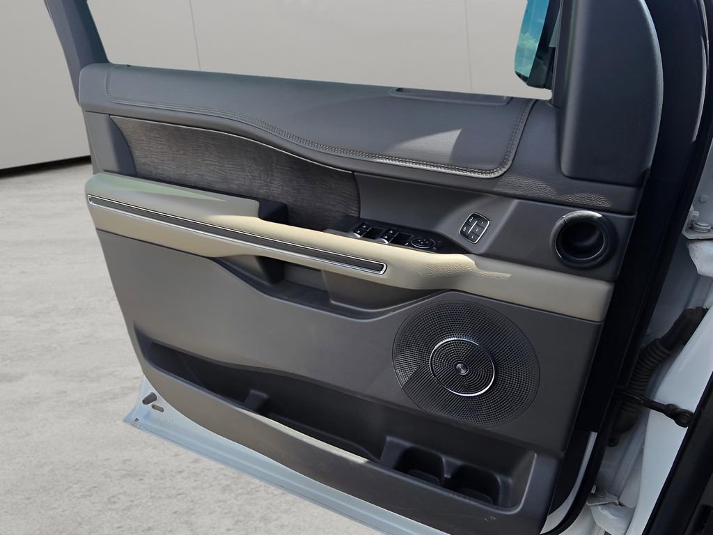 Used 2020 Ford Expedition Limited w/ Equipment Group 302A AWD/4WD image 22