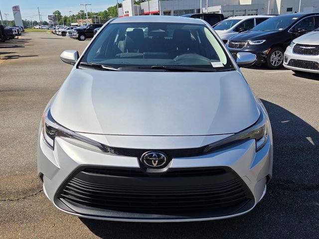 Used 2026 Toyota Corolla LE FWD image 2