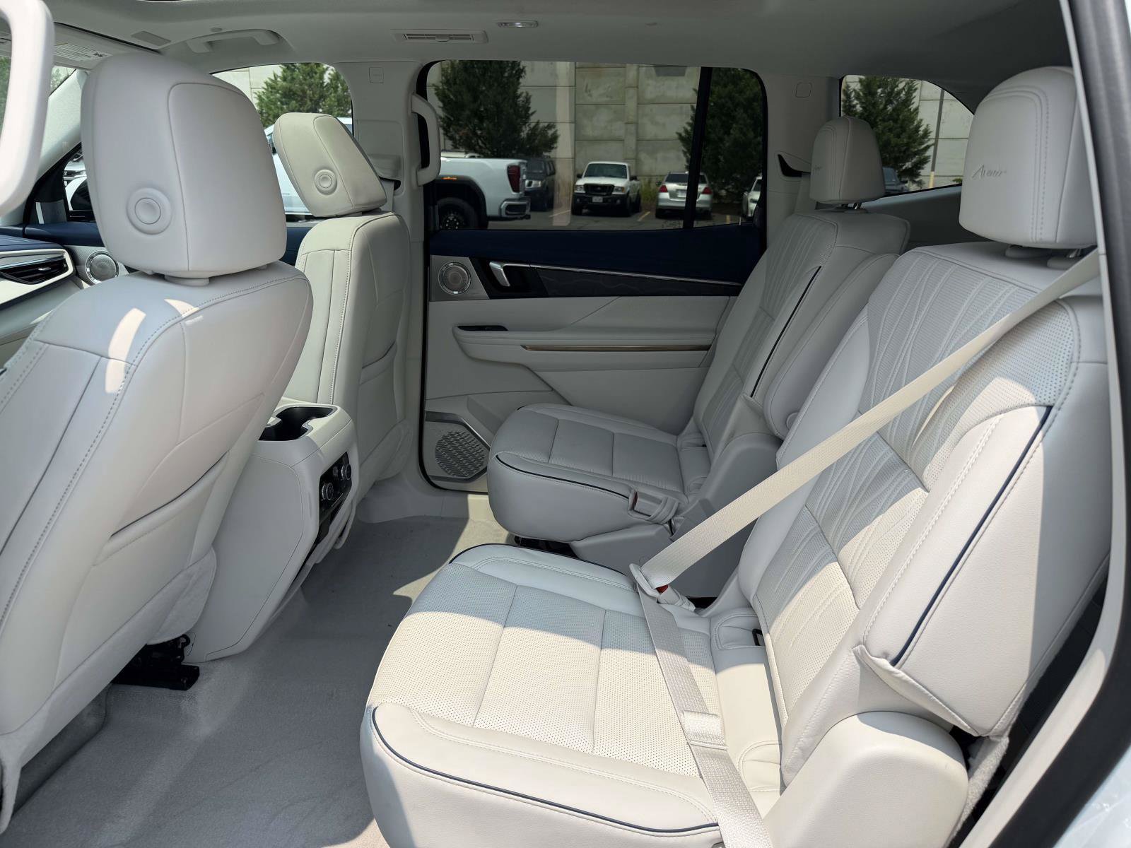 New 2026 Buick Enclave Avenir w/ Super Cruise Package AWD/4WD image 9