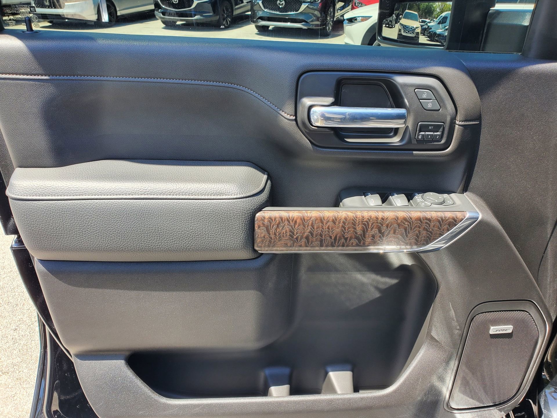 Used 2022 GMC Sierra 3500 Denali w/ Denali Ultimate Package image 16
