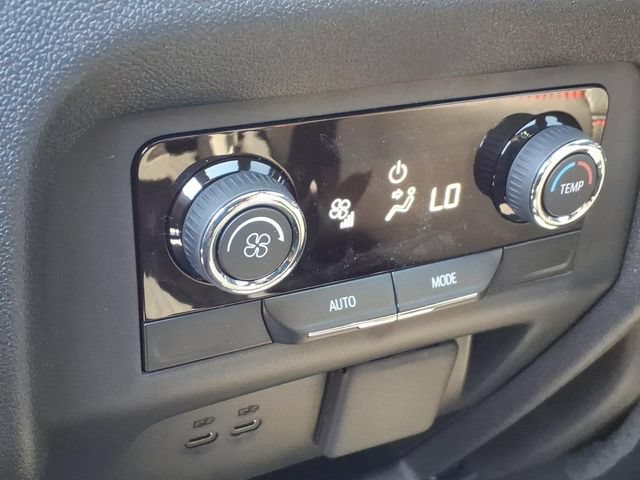 New 2026 Chevrolet Traverse Z71 w/ Enhanced Driving Package AWD/4WD image 15