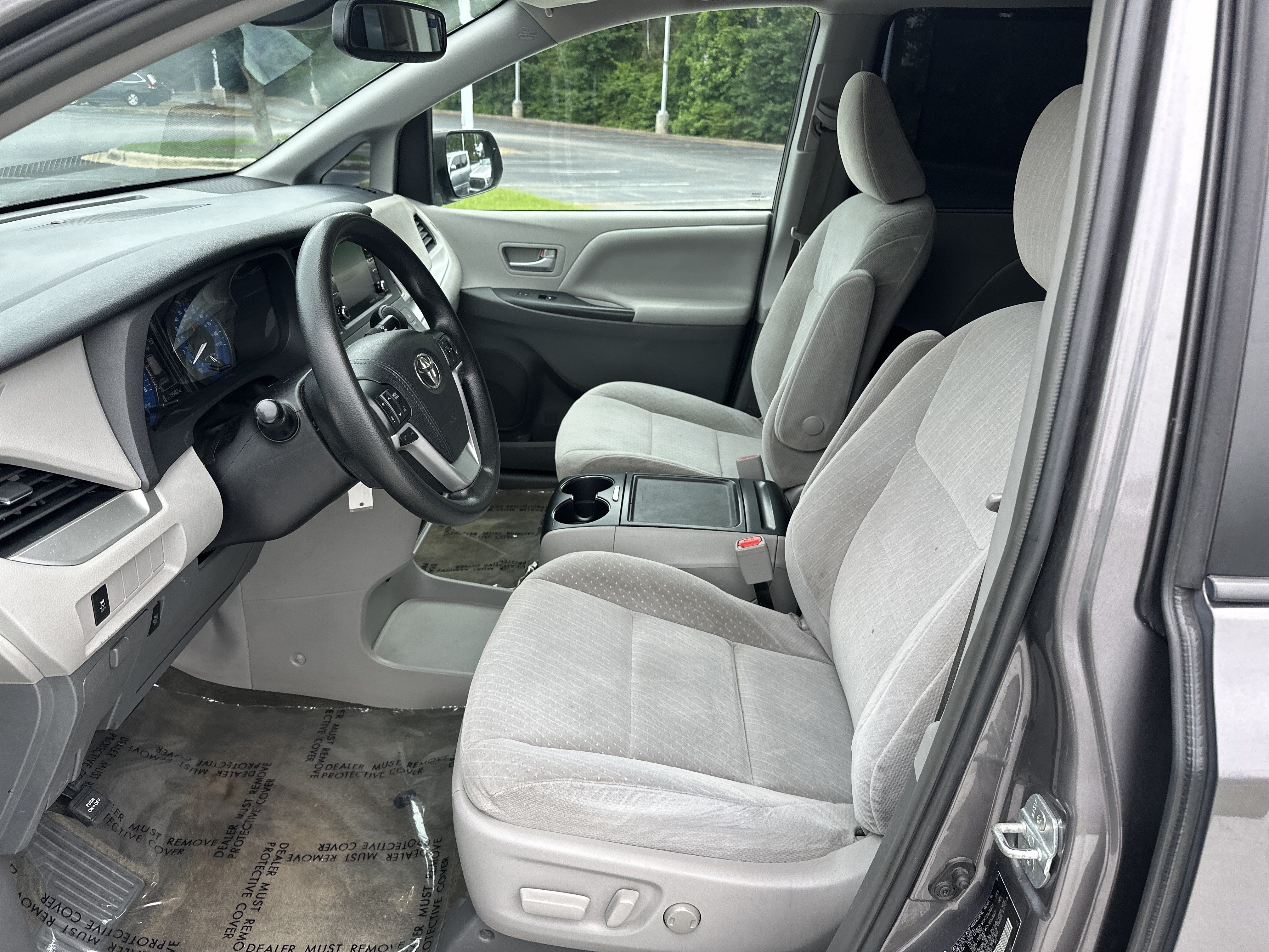 Used 2018 Toyota Sienna LE FWD image 16
