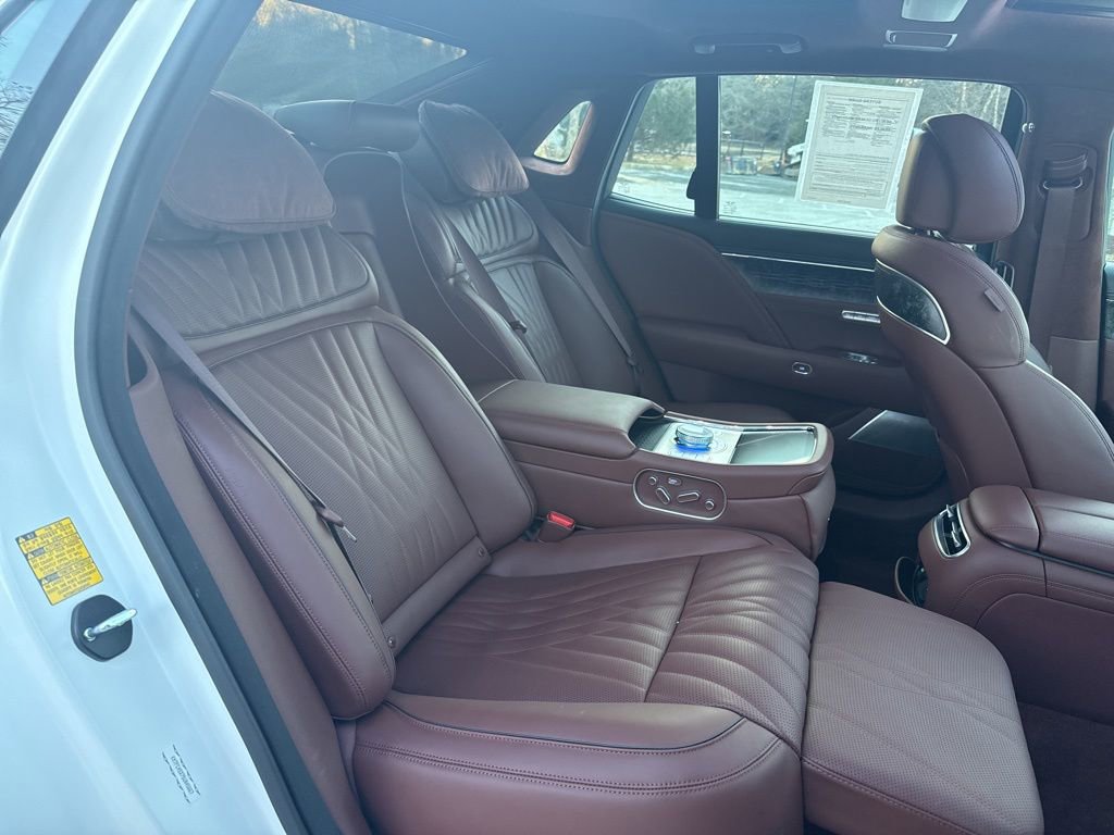 Used 2025 Genesis G90 3.5T image 34