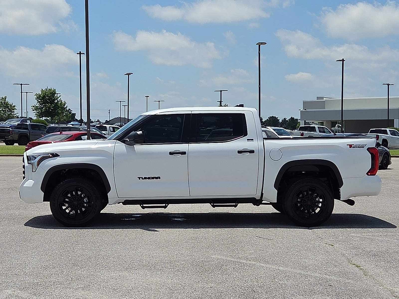 Used 2022 Toyota Tundra SR5 AWD/4WD image 3