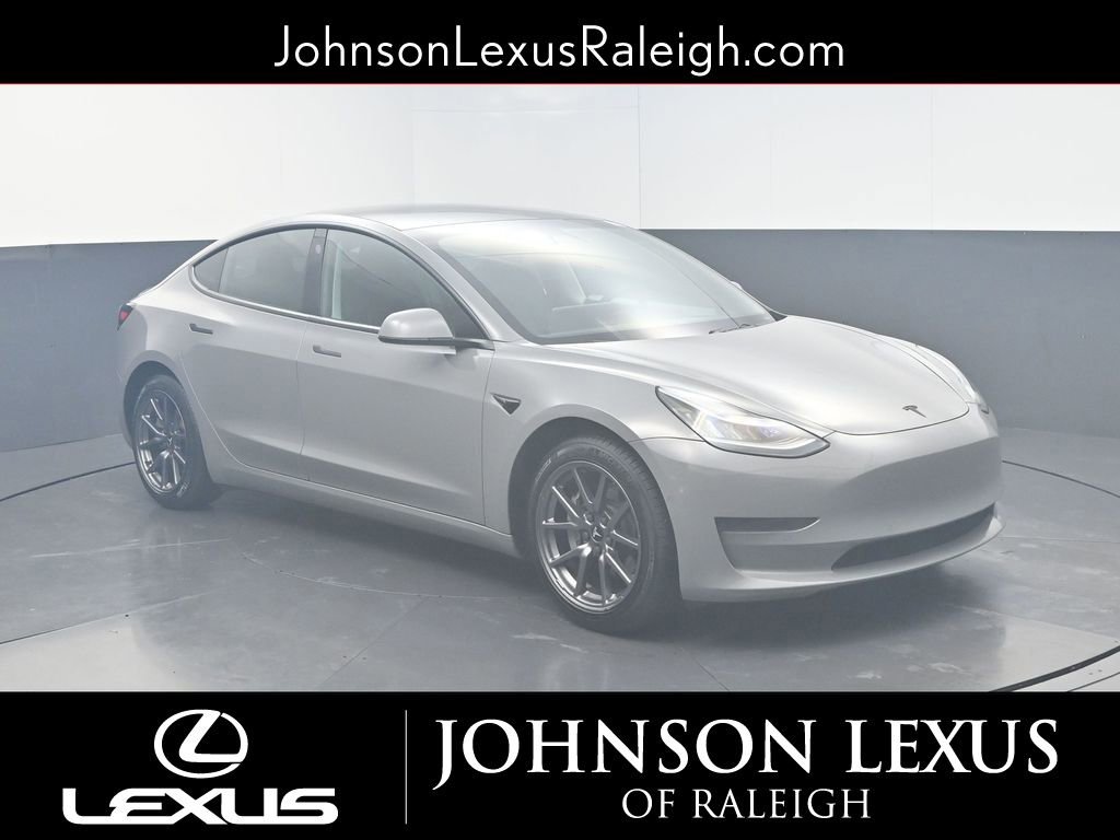 Used 2020 Tesla Model 3 Standard Range Plus image 3