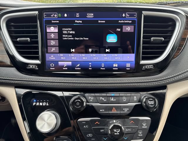 Used 2021 Chrysler Pacifica Limited w/ Premium & Safety Sphere Group AWD/4WD image 17