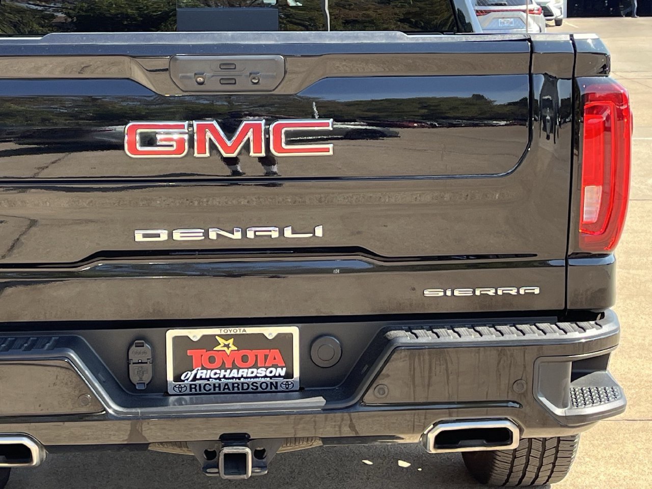 Used 2022 GMC Sierra 1500 Denali w/ Denali Premium Package AWD/4WD image 6