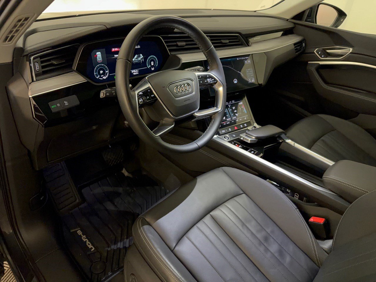Certified 2024 Audi Q8 e-tron Premium AWD/4WD image 4