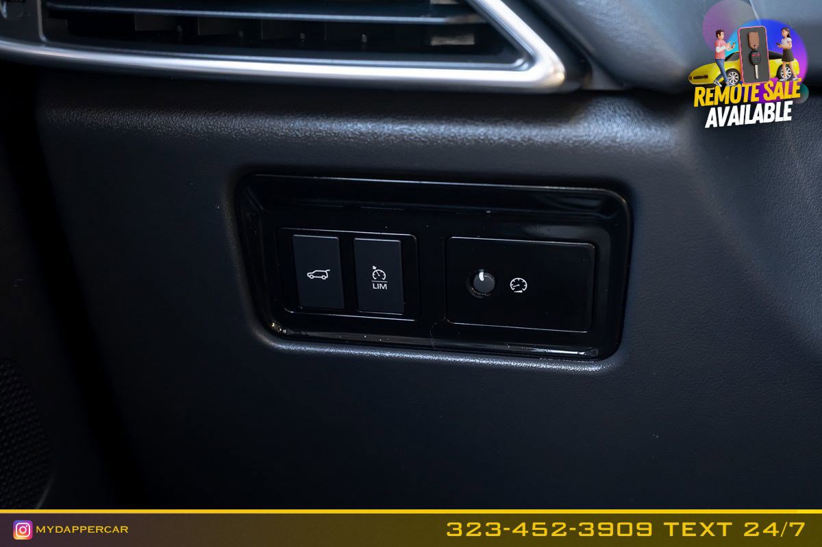 Used 2020 Jaguar F-PACE Premium image 30