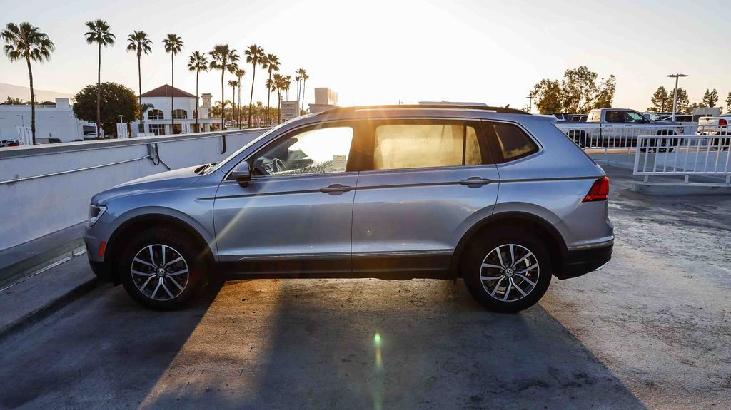Used 2020 Volkswagen Tiguan SE w/ Panoramic Sunroof Package AWD/4WD image 14