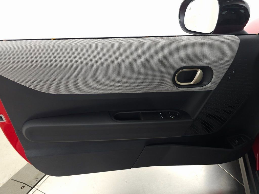 Used 2025 MINI Cooper 2-Door Hardtop image 9