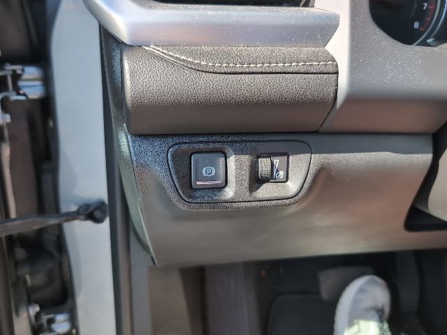 Used 2023 GMC Acadia SLE w/ Driver Convenience Package image 20