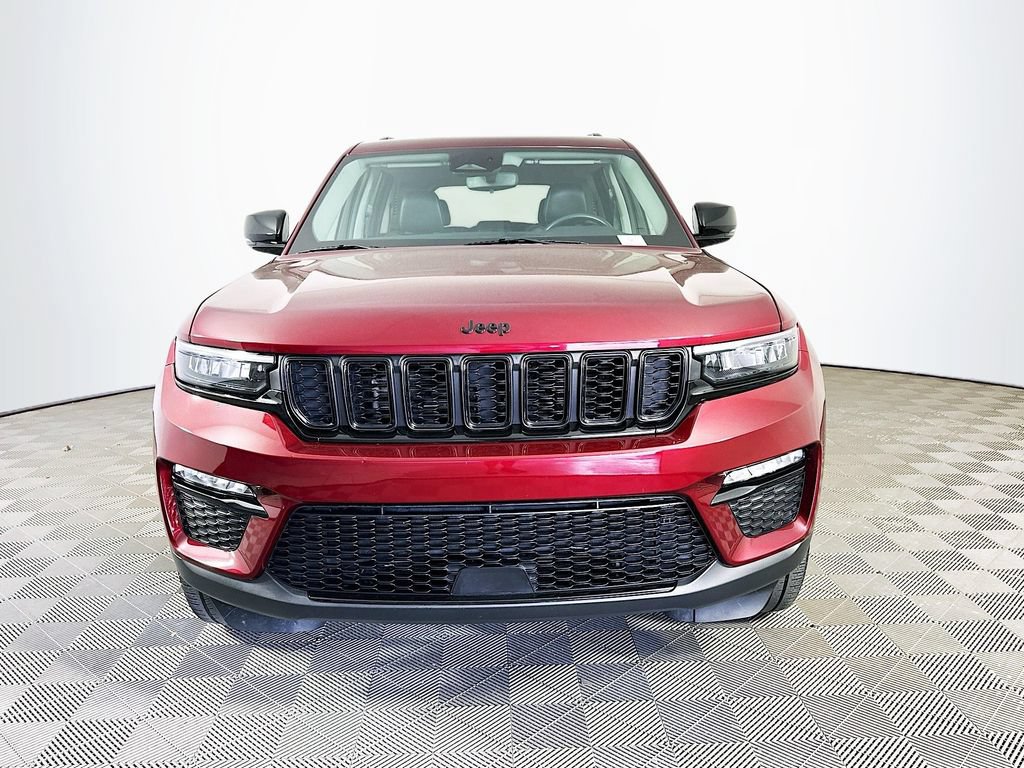 Certified 2023 Jeep Grand Cherokee Limited w/ Black Appearance Package AWD/4WD image 4