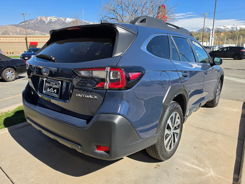 Used 2025 Subaru Outback Premium image 5