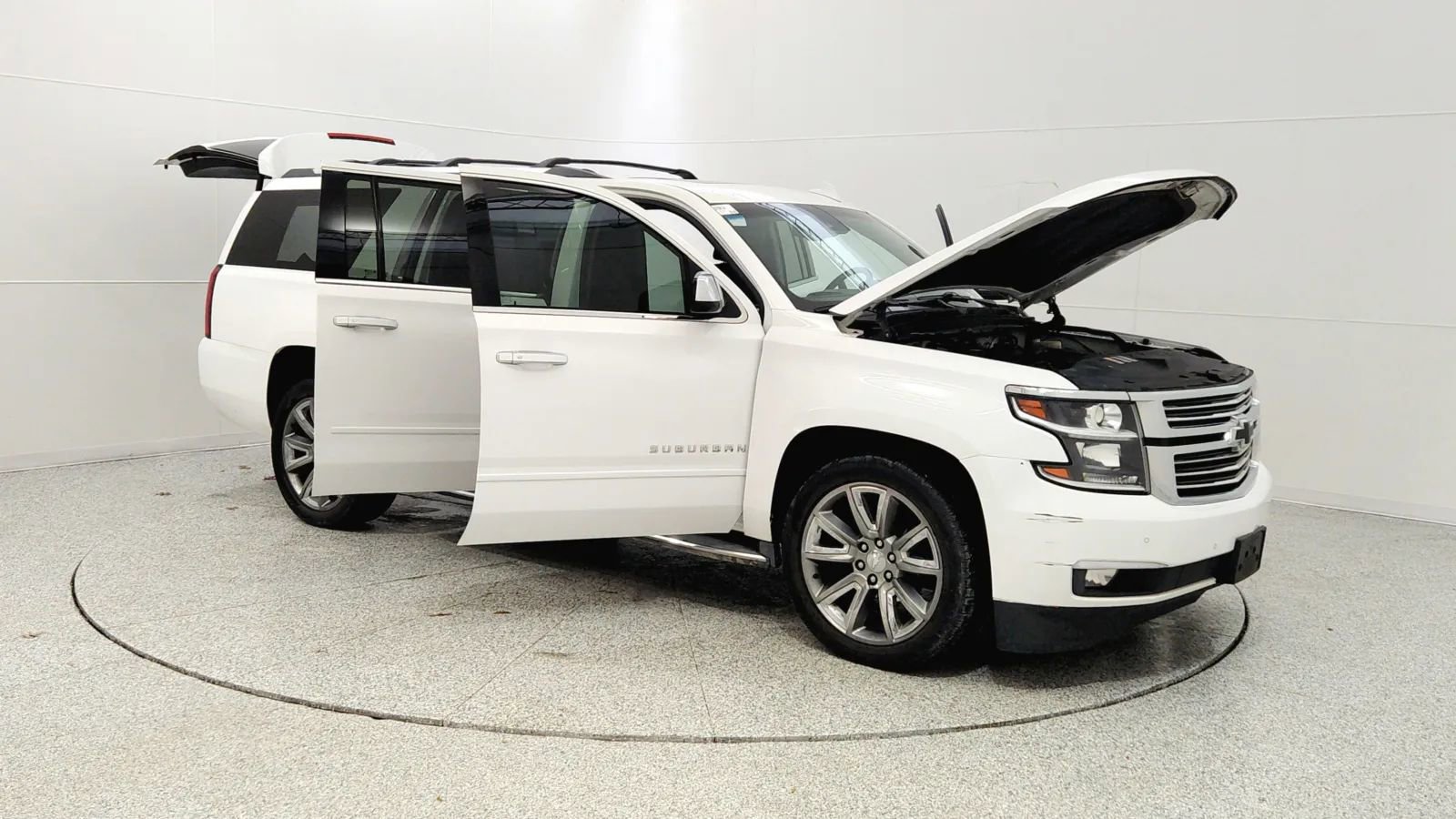 Used 2015 Chevrolet Suburban LTZ image 9