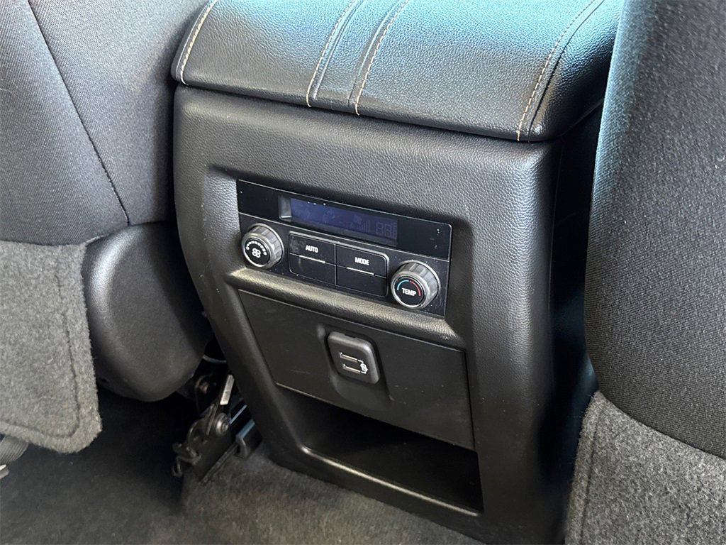 Used 2021 Chevrolet Traverse LS image 19