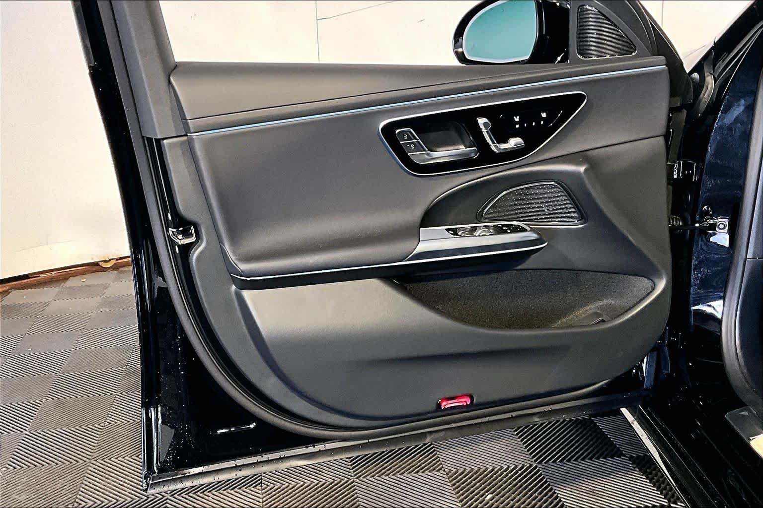 New 2026 Mercedes-Benz E 350 4MATIC Sedan image 11