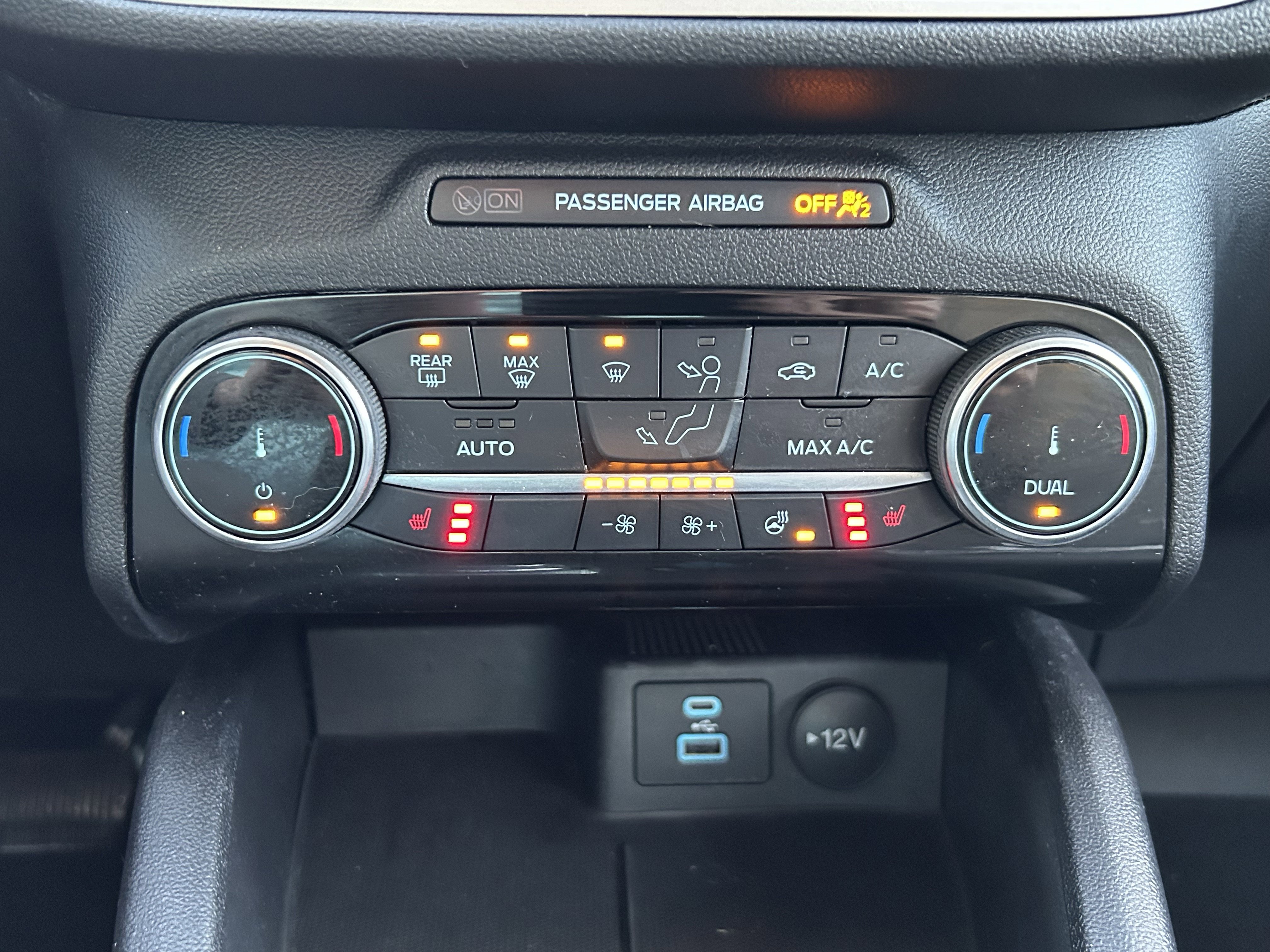 Used 2022 Ford Escape SE w/ Convenience Package image 16