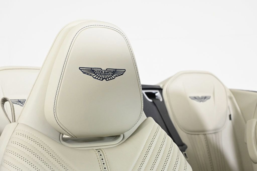 Used 2022 Aston Martin DB11 Volante image 19