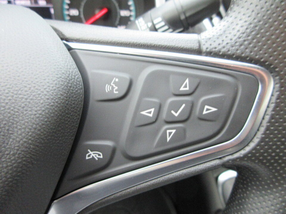 Used 2024 Chevrolet Malibu LT image 17