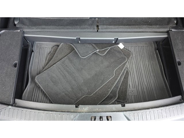 Used 2020 Ford Explorer XLT w/ Comfort Package image 16