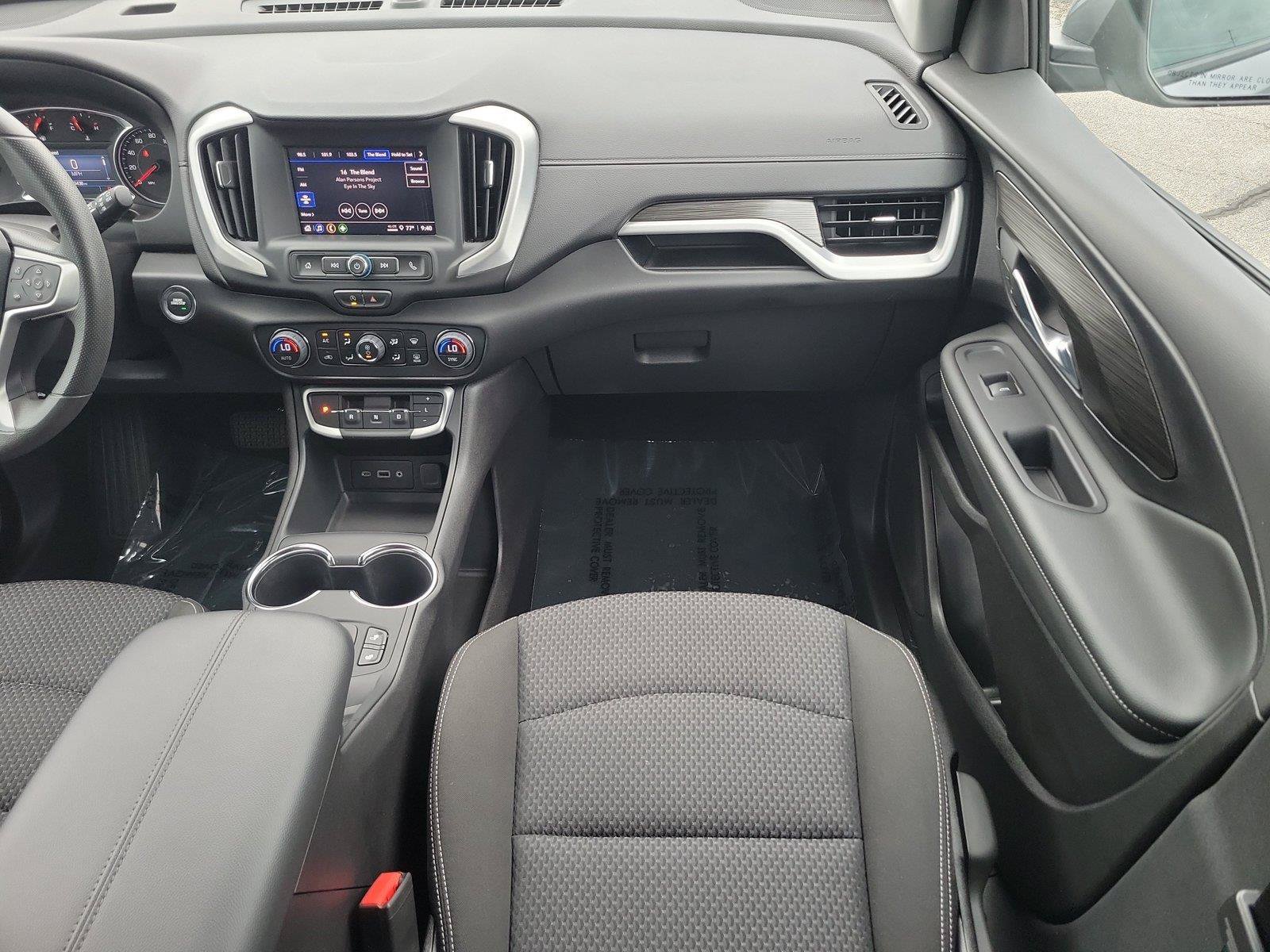 Used 2024 GMC Terrain SLE w/ Driver Convenience Package FWD image 10