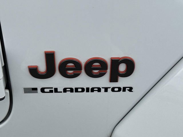 Used 2023 Jeep Gladiator Mojave w/ Cold Weather Group image 9