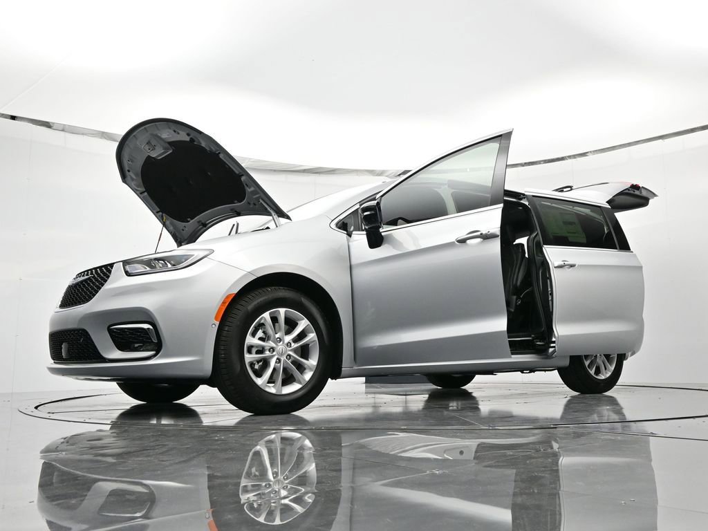 New 2026 Chrysler Pacifica Select image 46